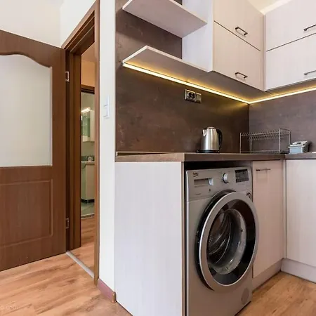 Bright Place Next To Grand Mall * فارنا