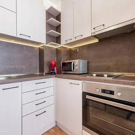 Bright Place Next To Grand Mall فارنا