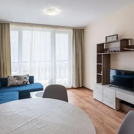 Bright Place Next To Grand Mall فارنا