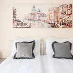 Bright Place Next To Grand Mall Varna